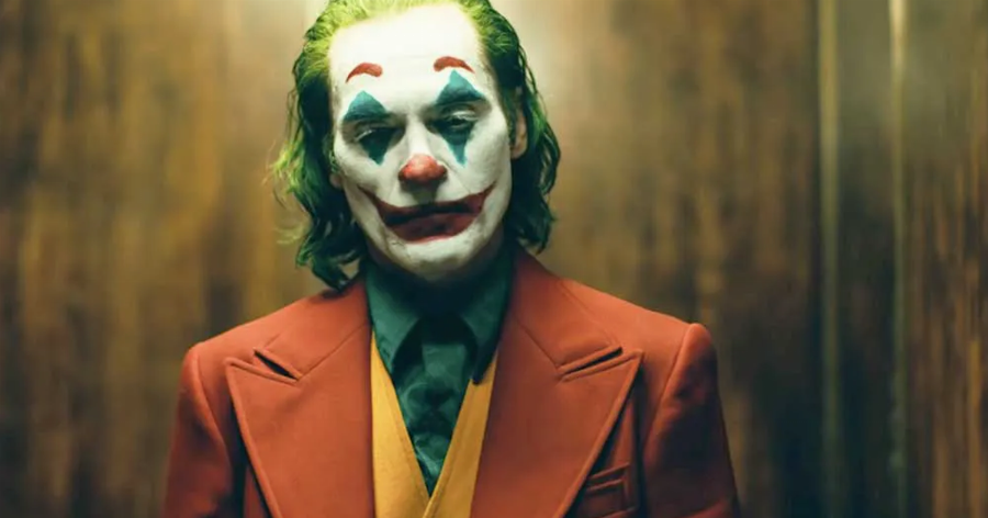 Heath Ledger vỗ tay trong vai Joker