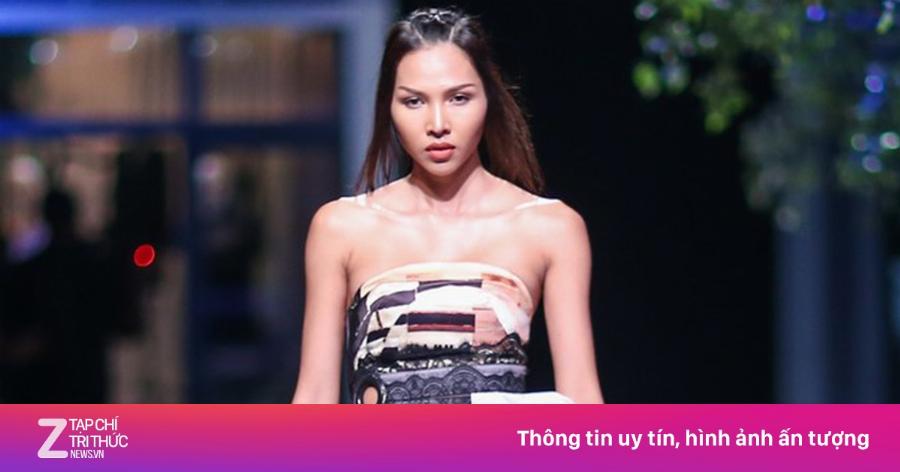 Hoàng Anh trên sàn diễn thời trang