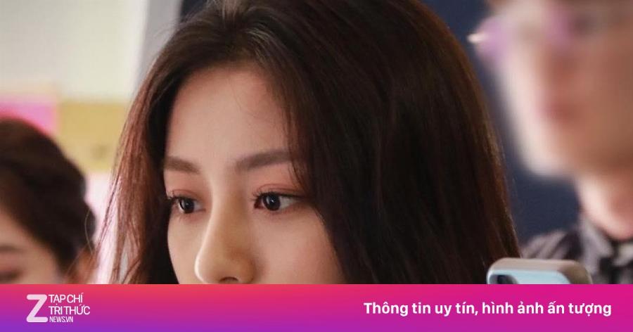 Kang Min-ah vai Yoon Mi-do trong phim Hội Nữ Thám Tử Trường Seonam