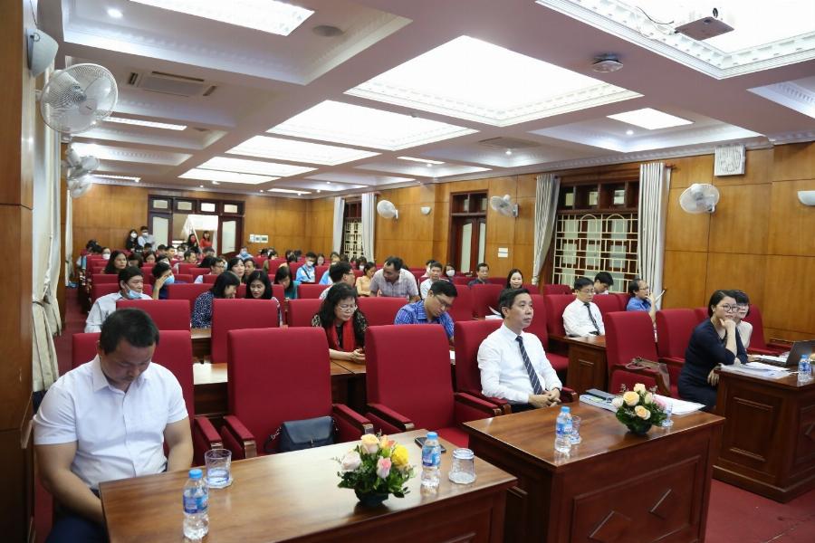 Chia sẻ kinh nghiệm giảng dạy toán học trên diễn đàn