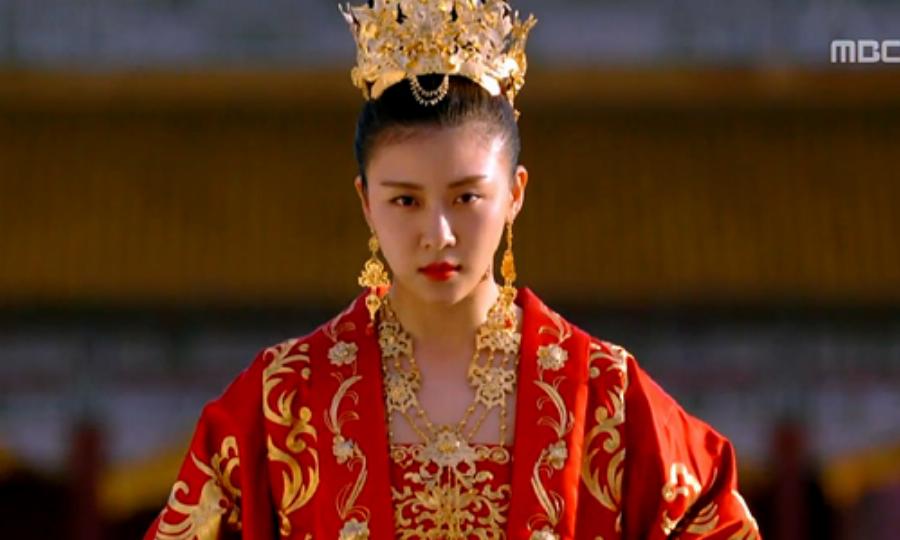 Ha Ji Won trong vai Hoàng Hậu Ki đầy quyền lực