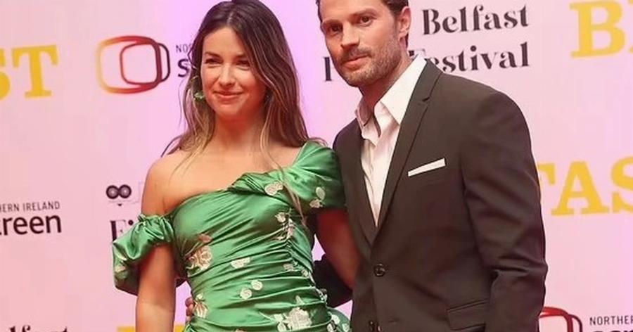 Jamie Dornan trên thảm đỏ, khẳng định vị thế ngôi sao.