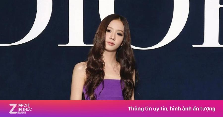 Kim Ji Soo trên thảm đỏ