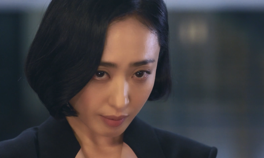 Kim Min Jung trong vai Jung Sun Ah - Thẩm Phán Ác Ma