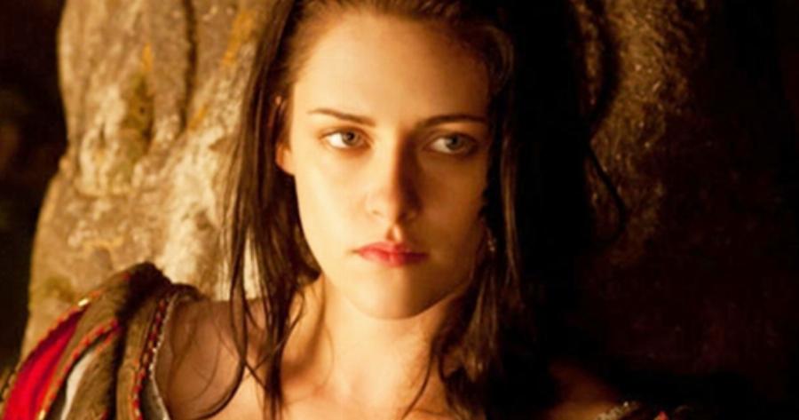 Kristen Stewart trong vai Bạch Tuyết