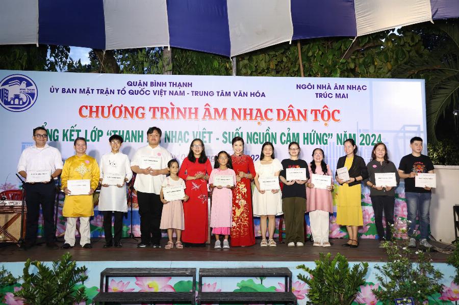 Quỳnh Hoa: Nguồn cảm hứng cho các thế hệ trẻ